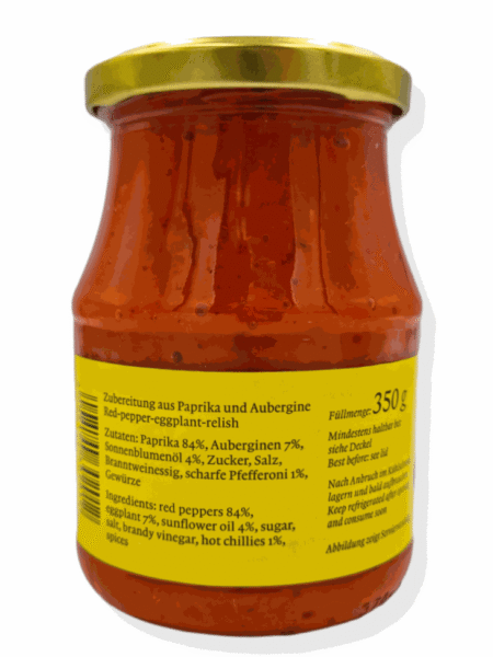 ajvar, czyli pasta z papryki i bakłażana z przyprawami, używana jako smarowidło, lub dodatek do dań, w szklanym słoiku