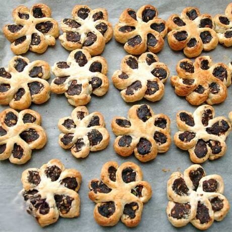 arabskie ciasteczka w kształcie kwiatków